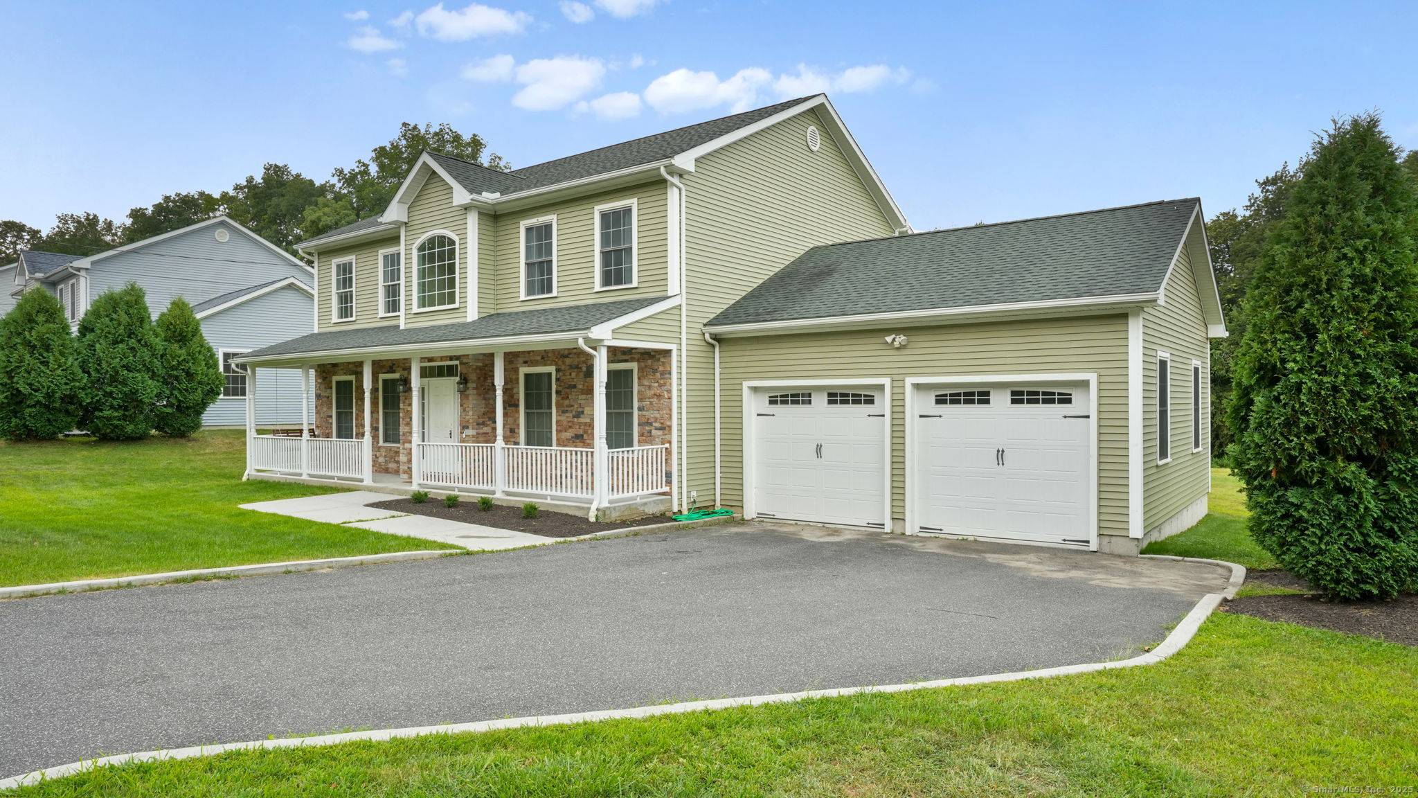 Beautiful Colonial on a level.