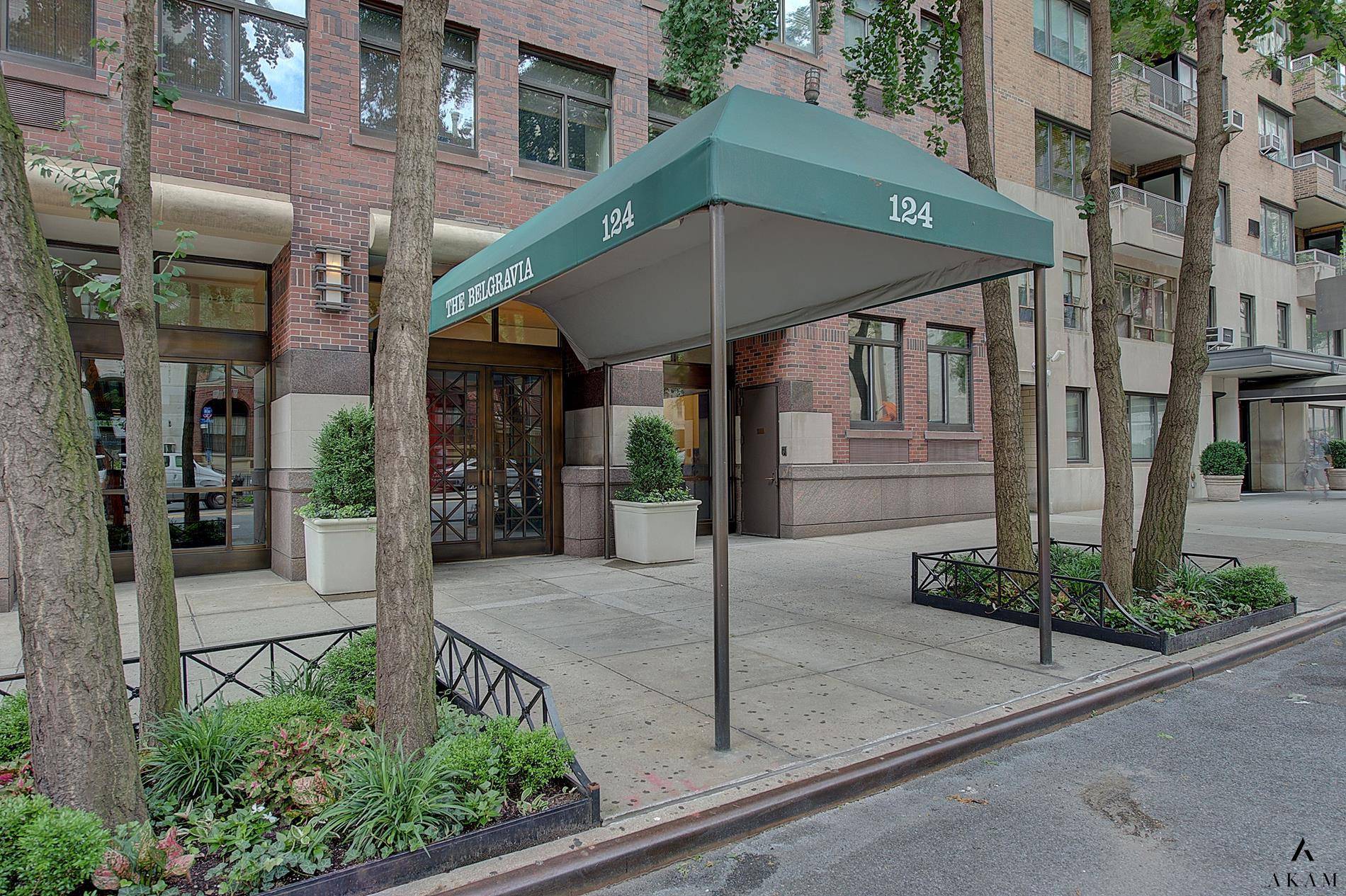 Price improvement ! Best priced condominium on the Upper East Side.