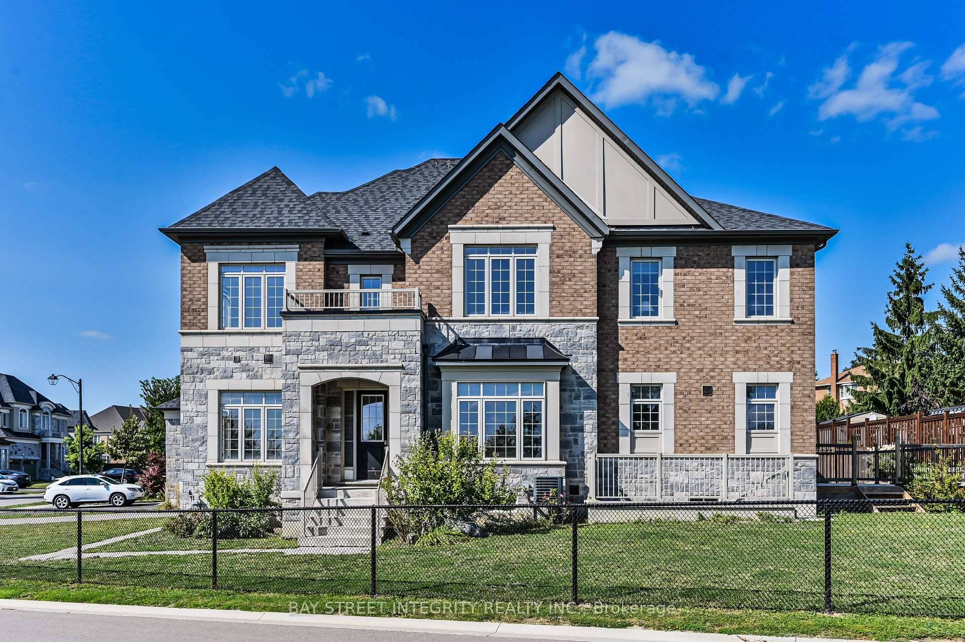 Welcome To 123 Mitchell Place, A Luxurious Detached Home In The Heart Of Newmarket !