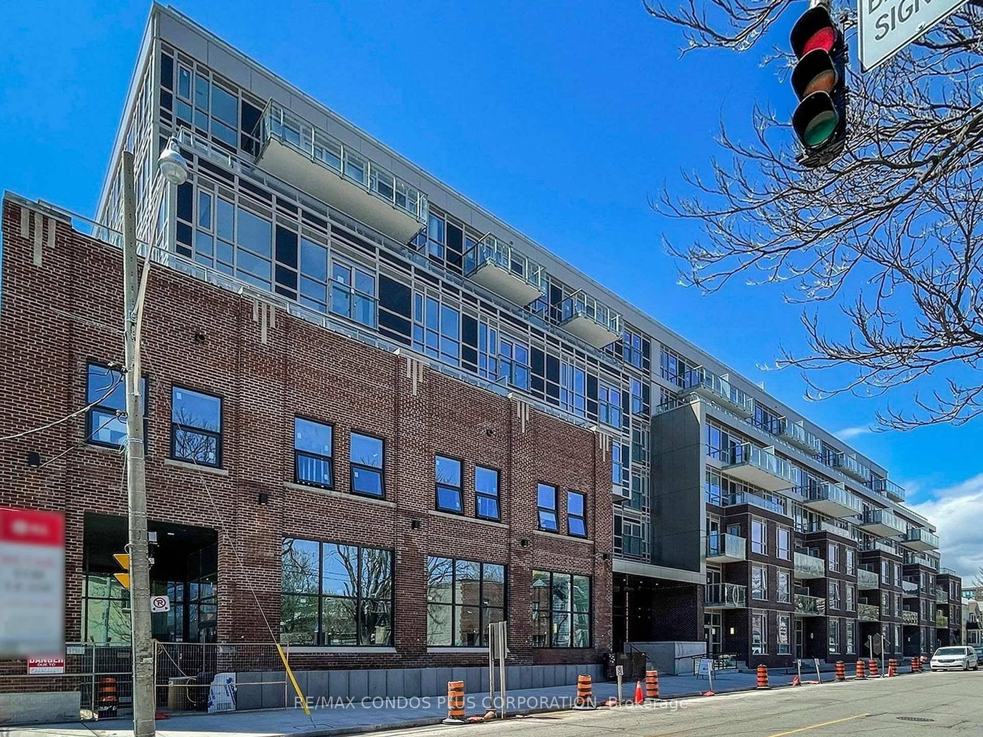 Wonder Condos ! Bright and spacious 2 bed den, 2 bath in Toronto's desirable Leslieville neighbourhood.