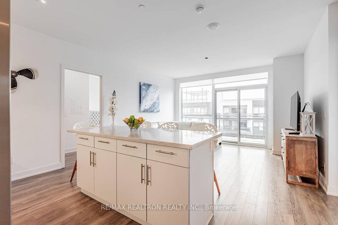 Penthouse living meets resort style luxury in this bright, sun filled 2 bedroom, 2 bathroom condo with stunning courtyard views.