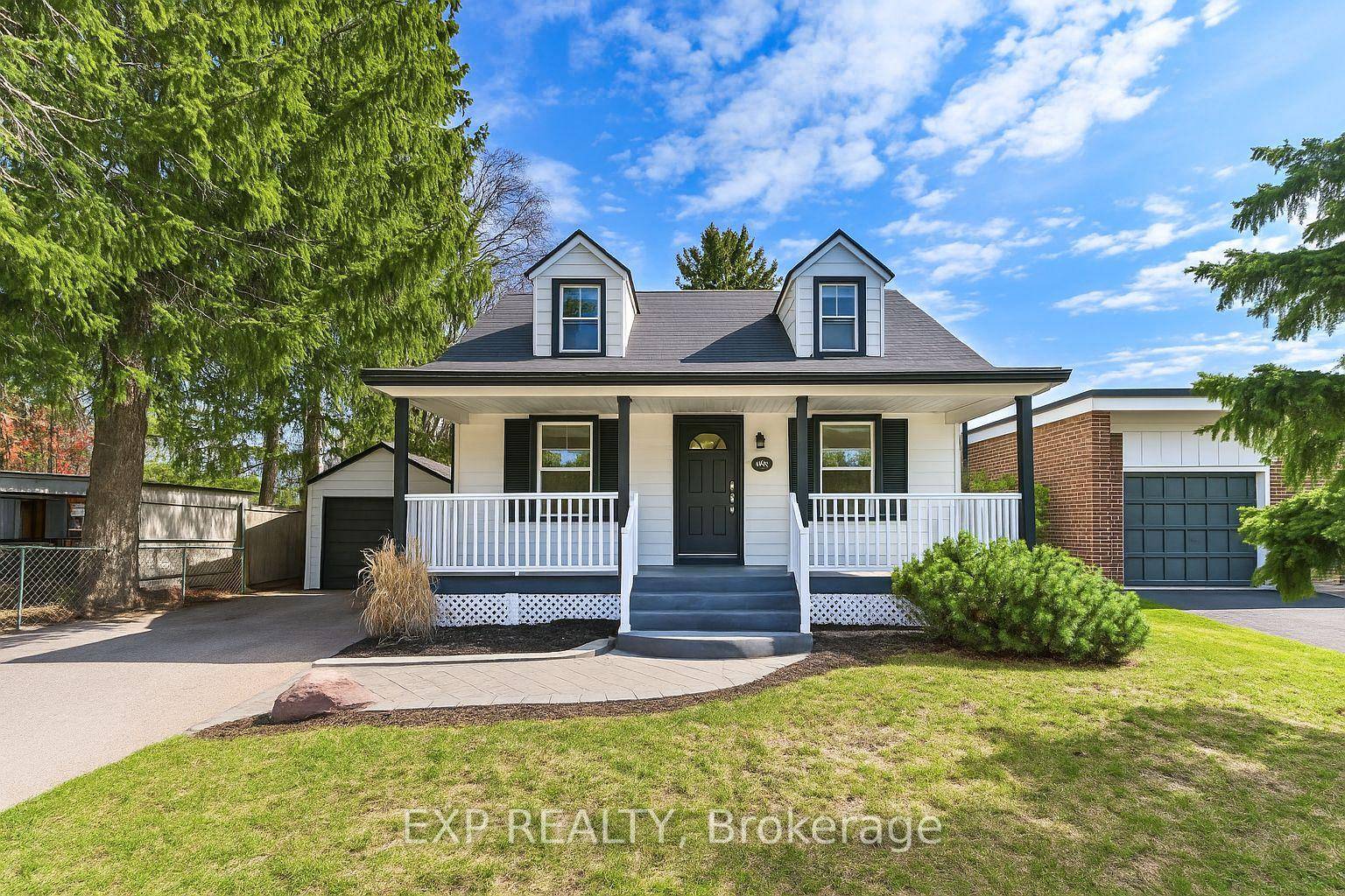 Welcome to 207 Church St S in the heart of Richmond Hills desirable Harding community.