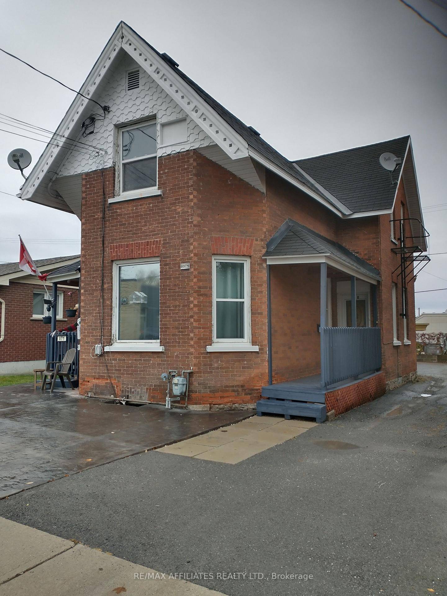 Opportunity to own this 4 plex in the heart of Arnprior.