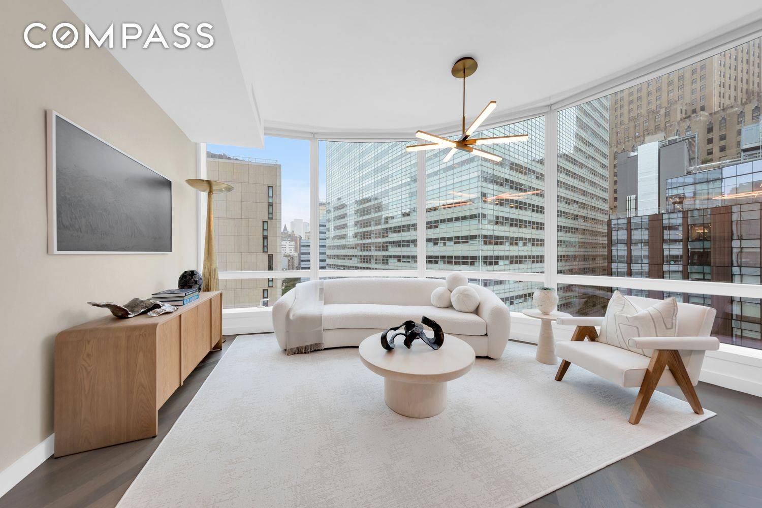 Tribeca Luxury One Bedroom Condo in Iconic Skyscraper Oasis Investment Opportunity Only Please note there is a tenant in place until March 20, 2026, and we require at least 48 ...