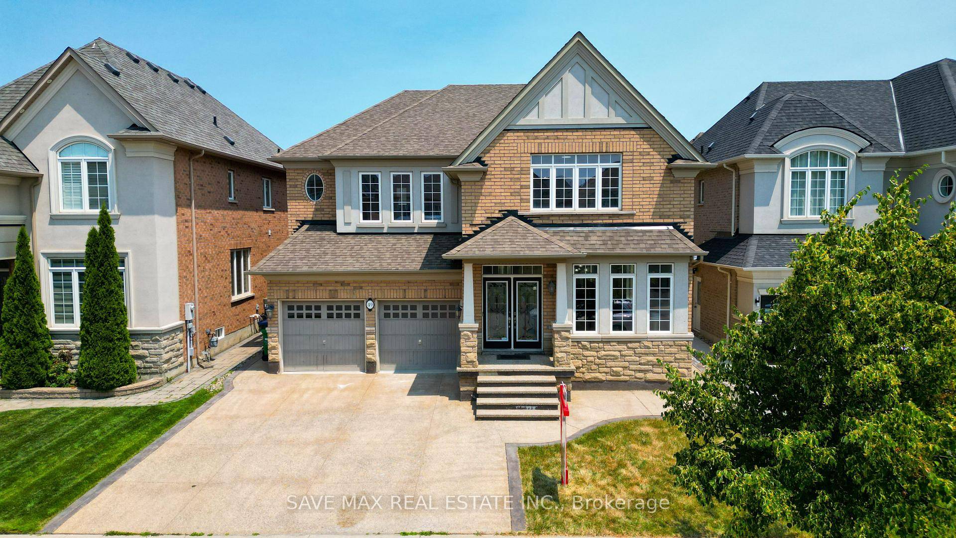 Welcome to This Immaculate 4 1 Bedroom Detached Home in the Prestigious Castlemore Area of Bram East !
