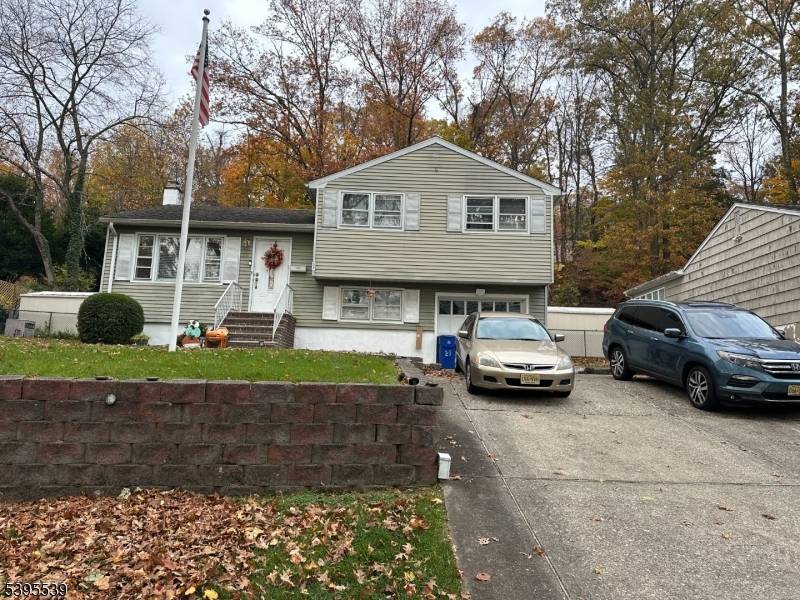 Very quiet Street in Bloomingdale, NJ.
