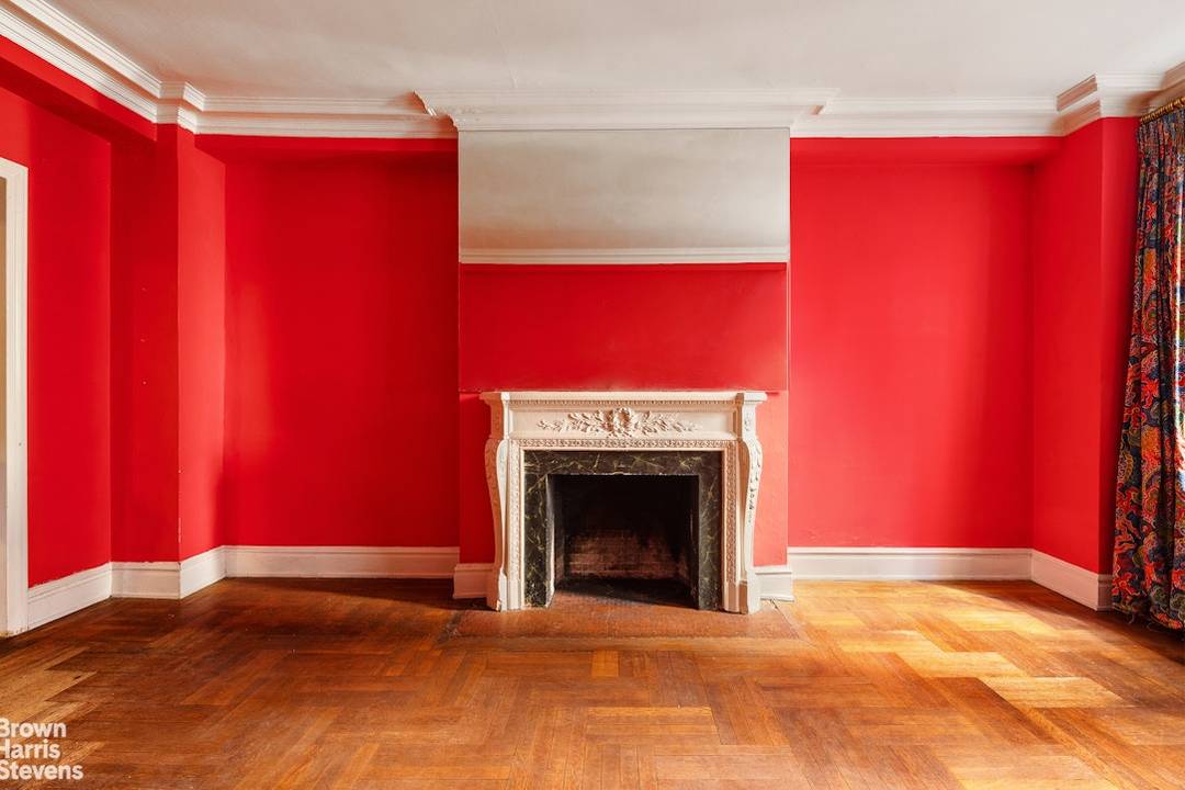 Apartment 3E, with its prewar architecture of high ceilings, elegant crown moldings, original hardwood flooring, abundant closets, and traditional layout, is the quintessential Classic 5.