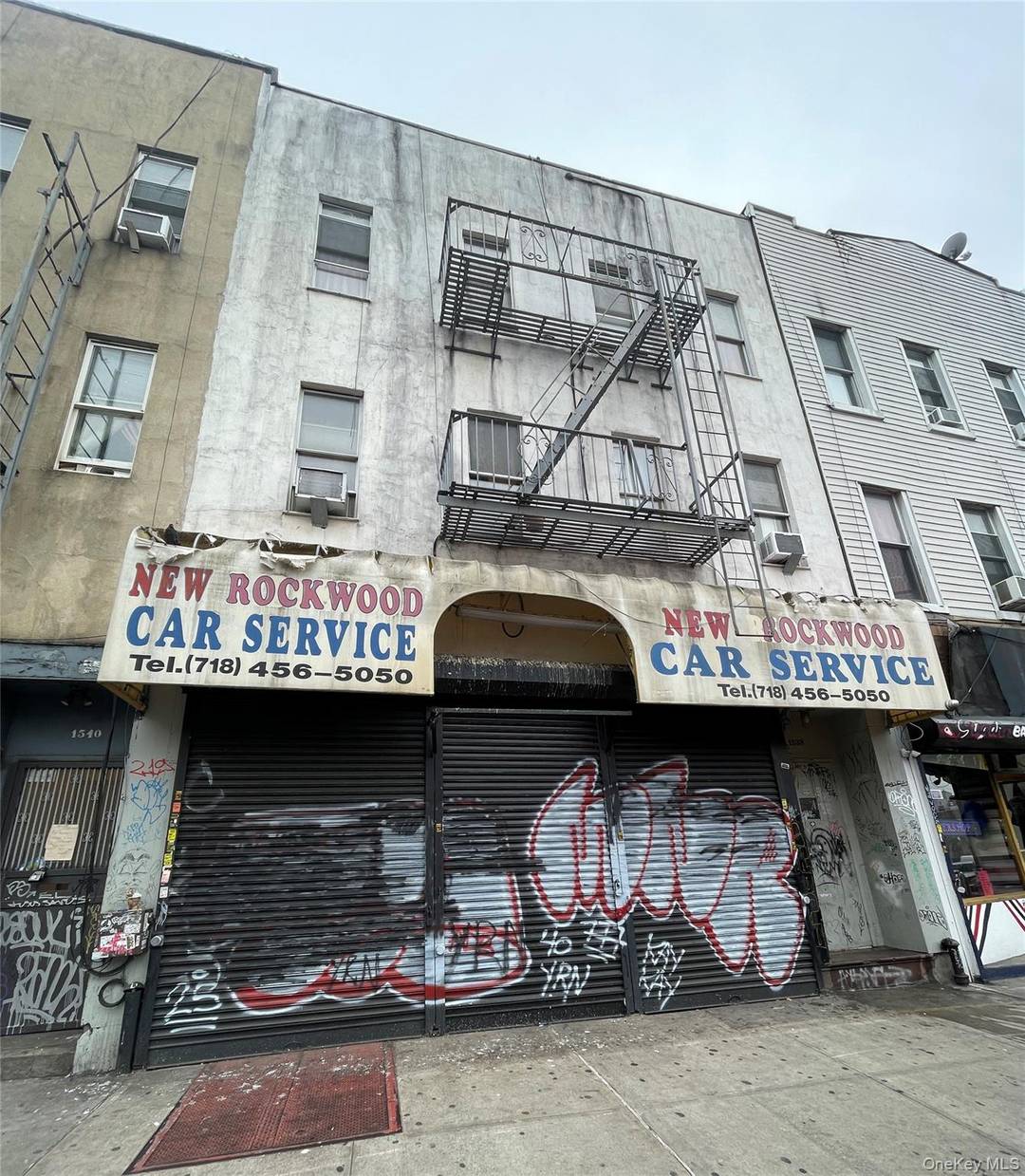 Unveil an exceptional mixed use investment opportunity in the heart of dynamic Bushwick, Brooklyn.