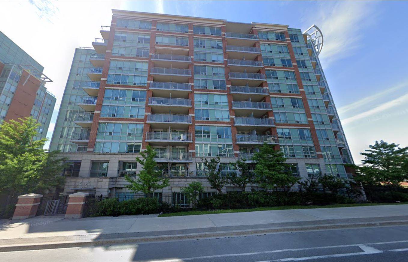 Luxurious Thornhill Tower Located in the Heart of Richmond Hill.