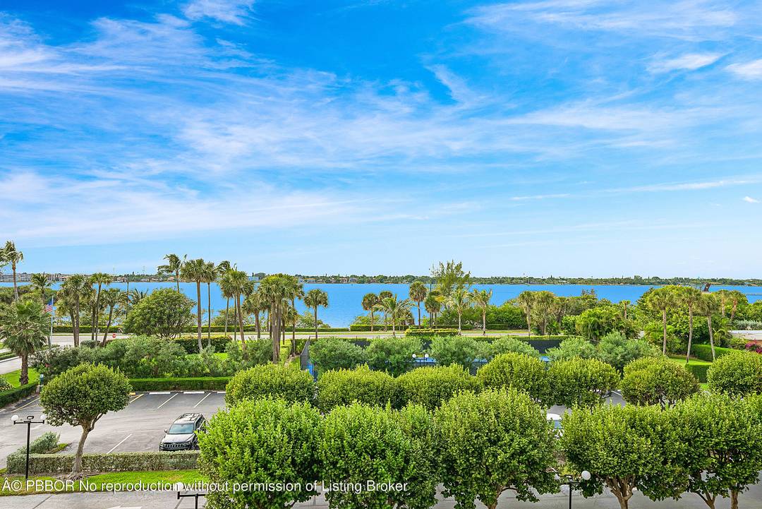 Enjoy sweeping Intracoastal views that extend to the ocean from this immaculate 3 bedroom, 2.