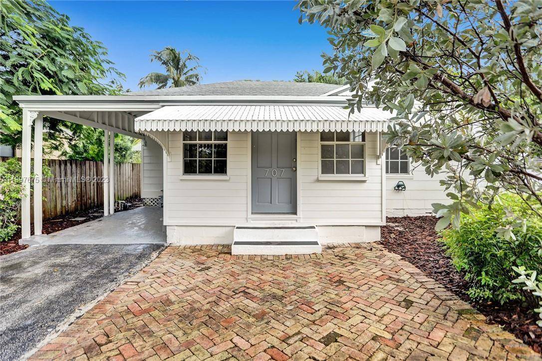You will LOVE this charming Tarpon River Bungalow !