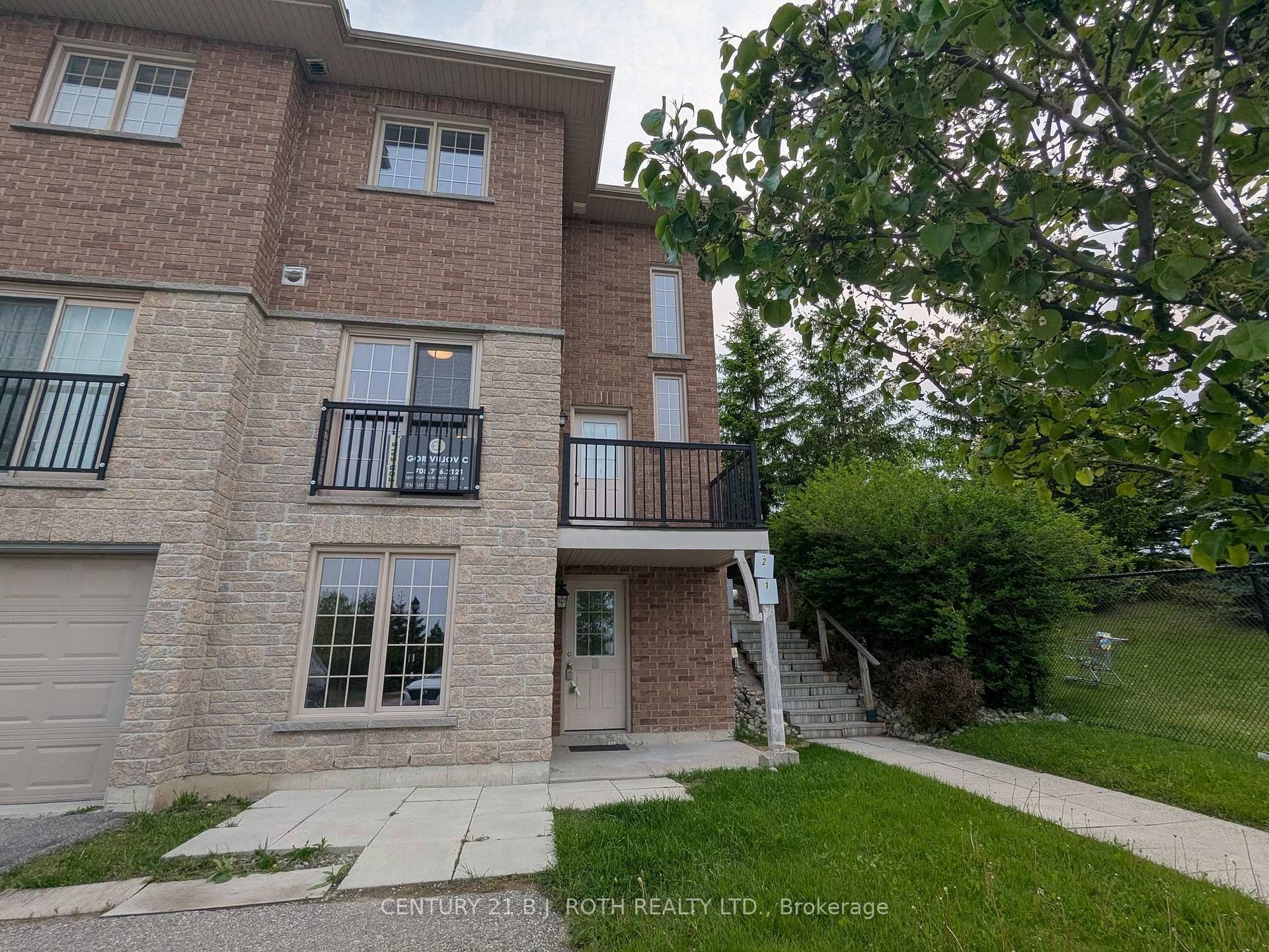 For Rent, North End of Barrie, beside Georgian Mall.