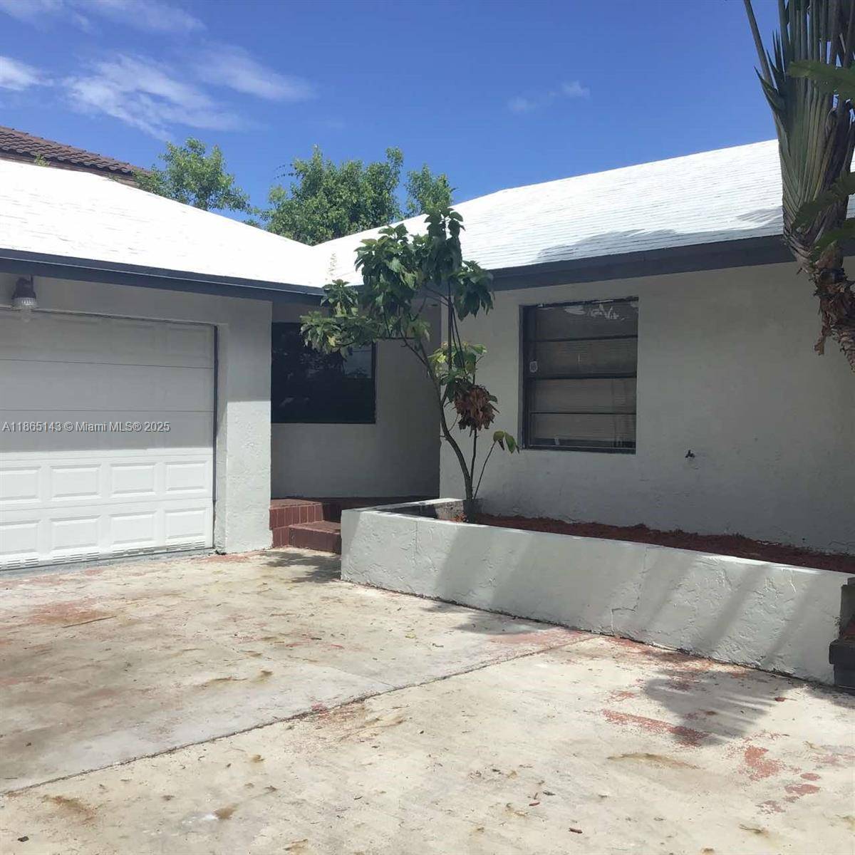 Spacious 4 bedroom, 2 bathroom home with additional room on an oversized 21, 257sq.