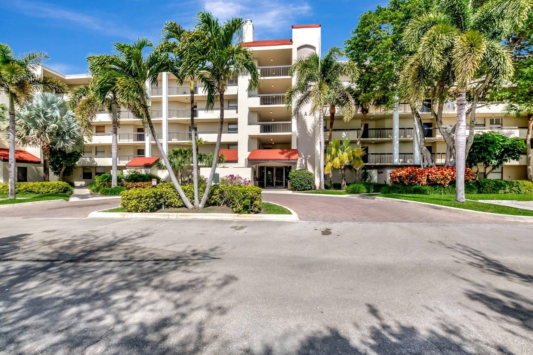 Welcome to this stunning top floor 1 bedroom 1 bathroom corner unit, offering an abundance of natural light and a spacious wraparound balcony to enjoy breathtaking views.