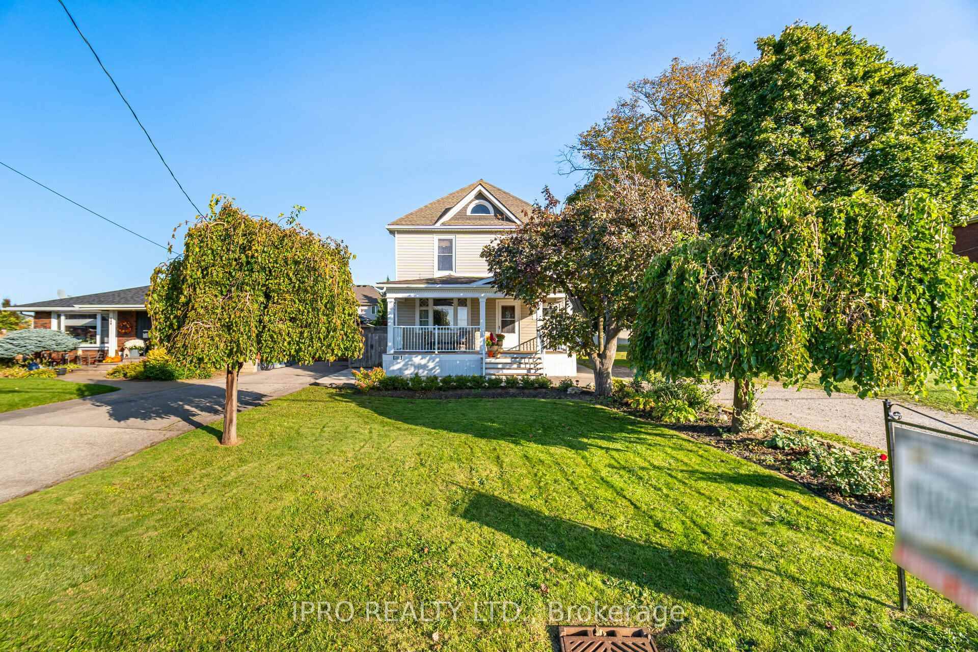Welcome to 264 Winona Rd a charming, modern and characteristic 4 BR home on a large 55 x 132 ft premium lot.