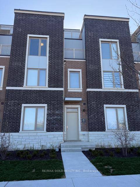 Welcome to this beautiful townhouse located at 365 90 Honeycrisp Crescent in the heart of Vaughan.
