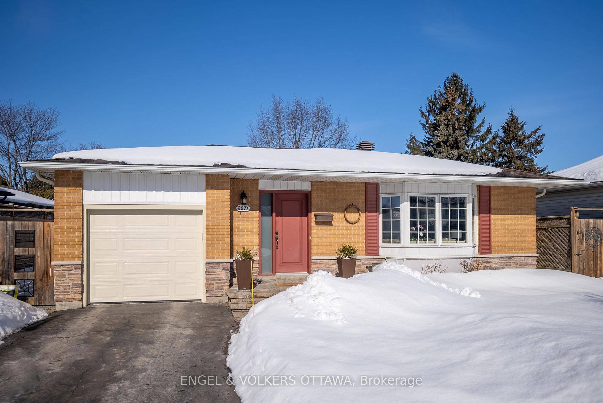 Welcome to 6271 Steamer Lane in Orleans !