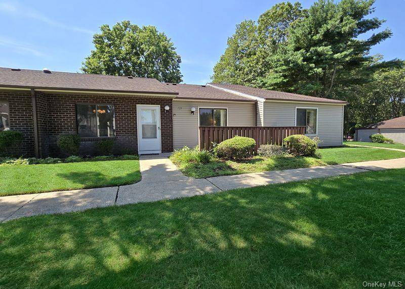 Welcome to Bretton Woods Resort Style Living at Its Finest !