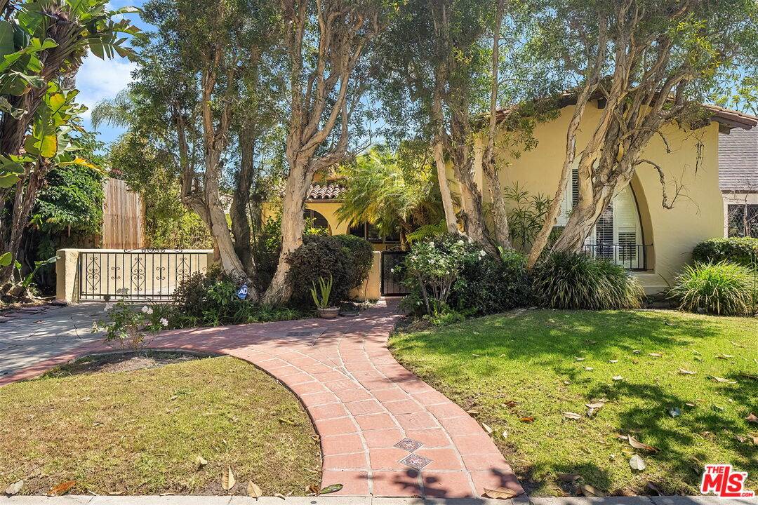 10762 Wellworth Ave 3BR Westwood La