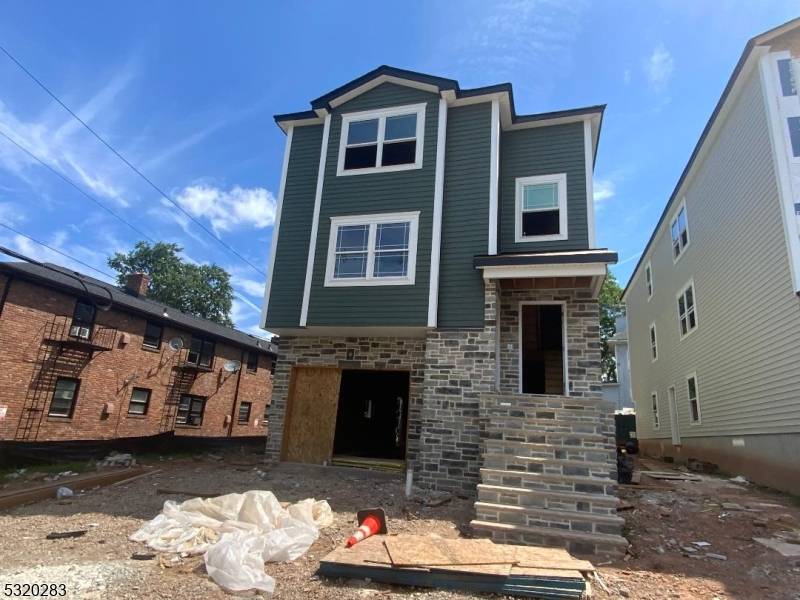 3 brand new 2 apartments with recreation room to be build according to plans.