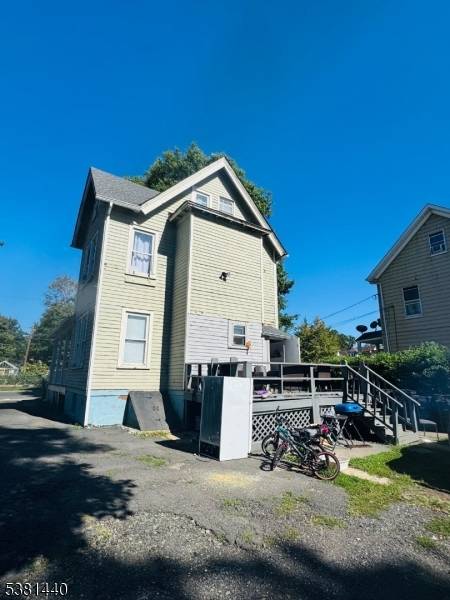 Charming 3 Bedroom Home with Endless Potential in a Great LocationDiscover the perfect opportunity to create your dream home in this 3 bedroom, 2 bath property with incredible potential !