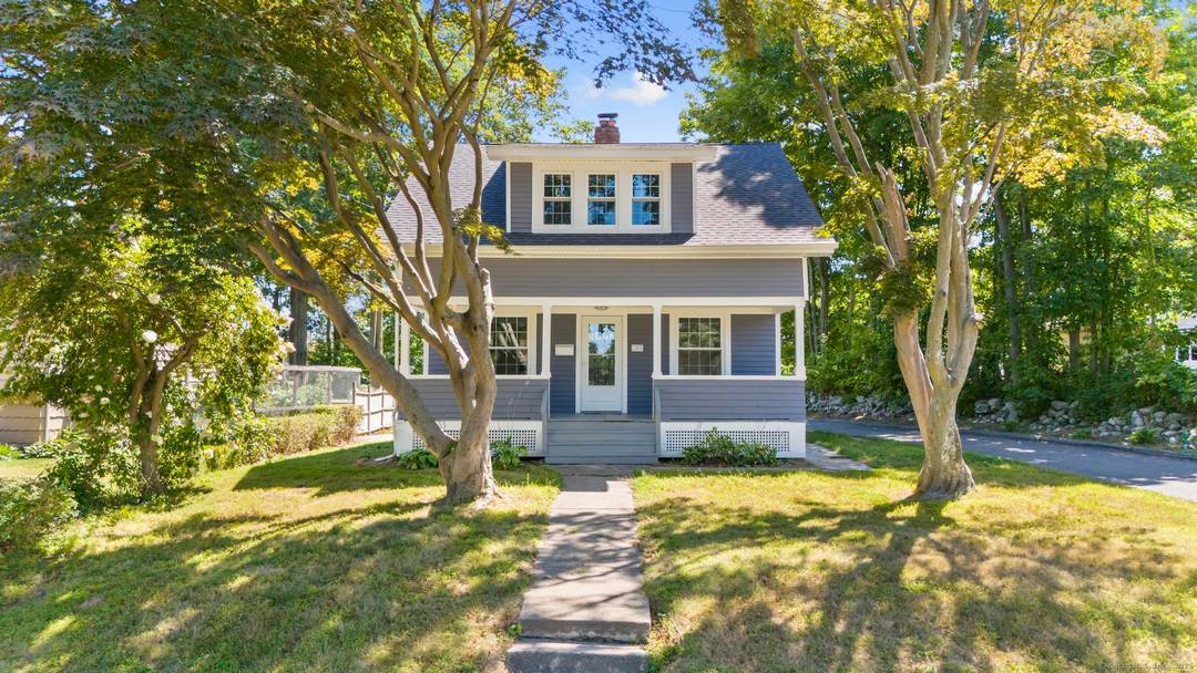 Location ! Walk to downtown Milford and the Metro North New York City train station from this meticulously renovated 3 Bedroom 2.