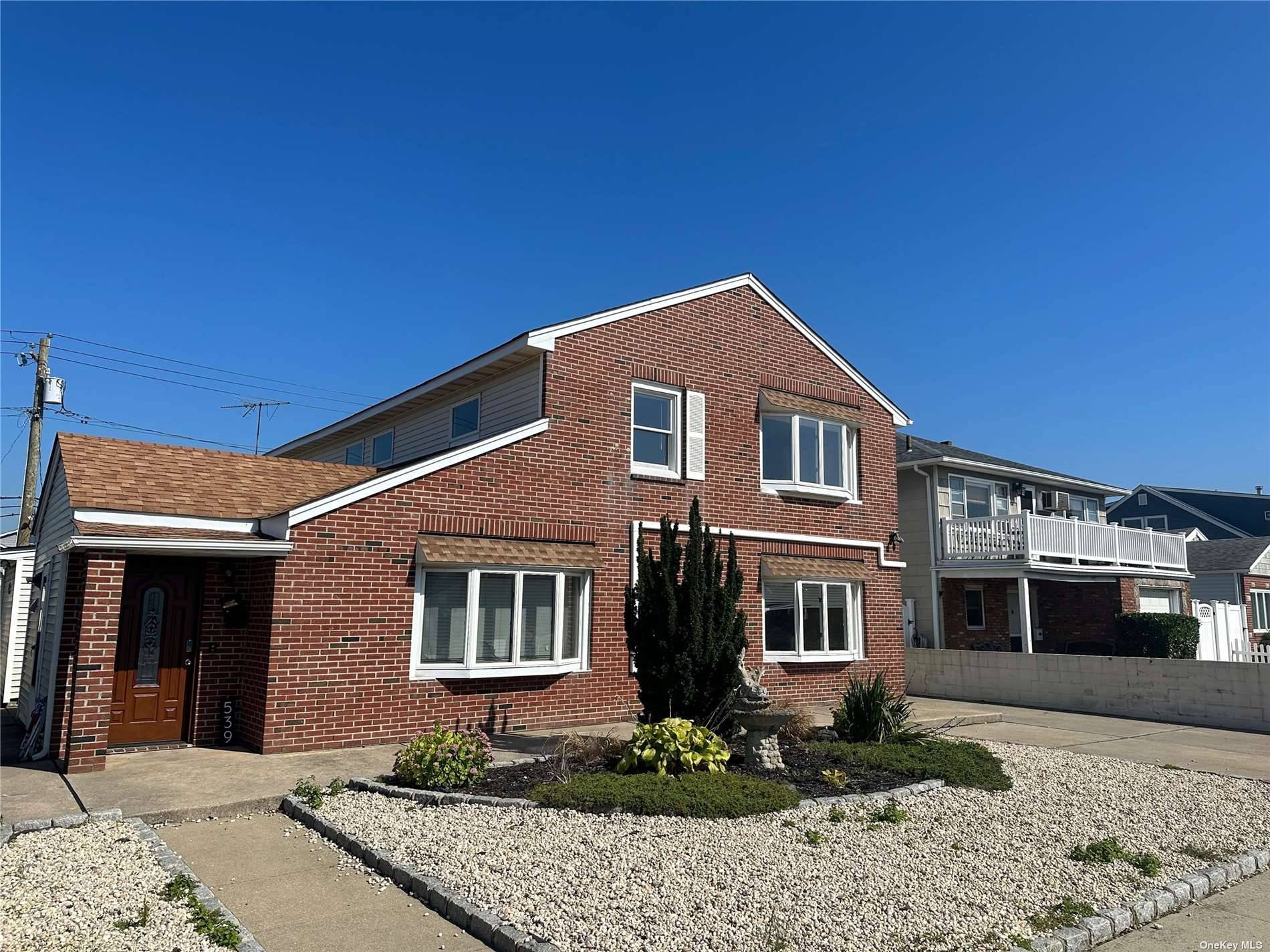 Beautifully Updated Upper Unit Renovated in 2020.
