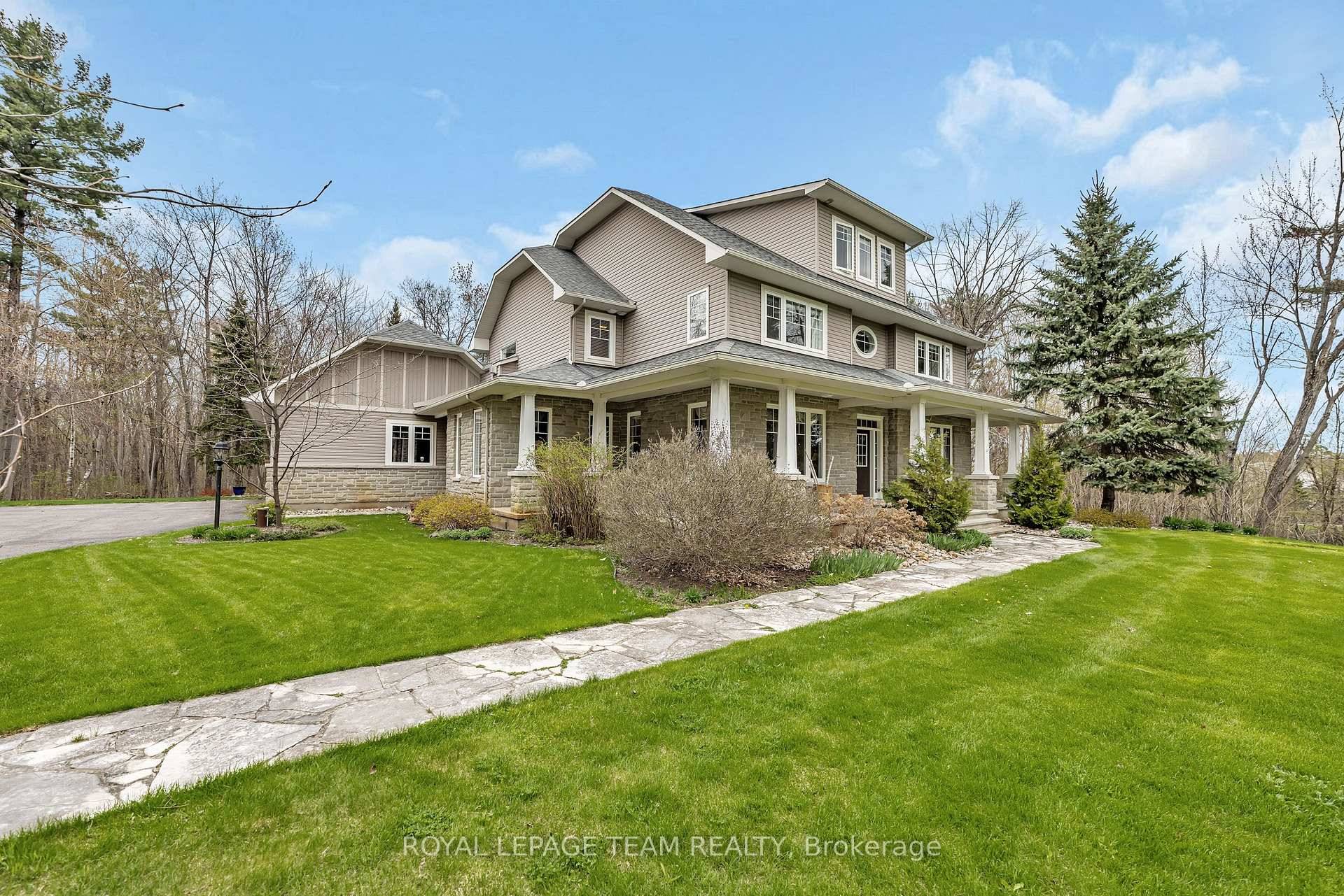 Welcome to 38 Roycroft Way, a timeless Landark Wright model set on 2.