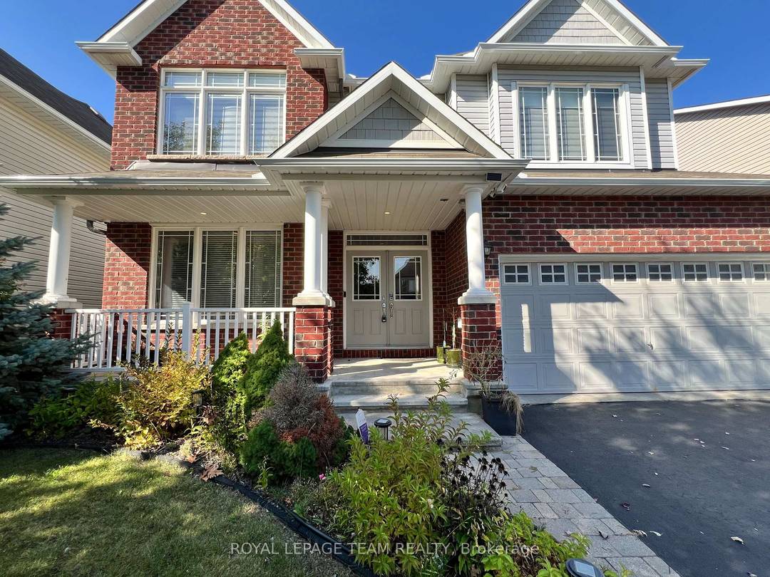 Approx. 2700 detached house for rent in heart of Barrhaven.