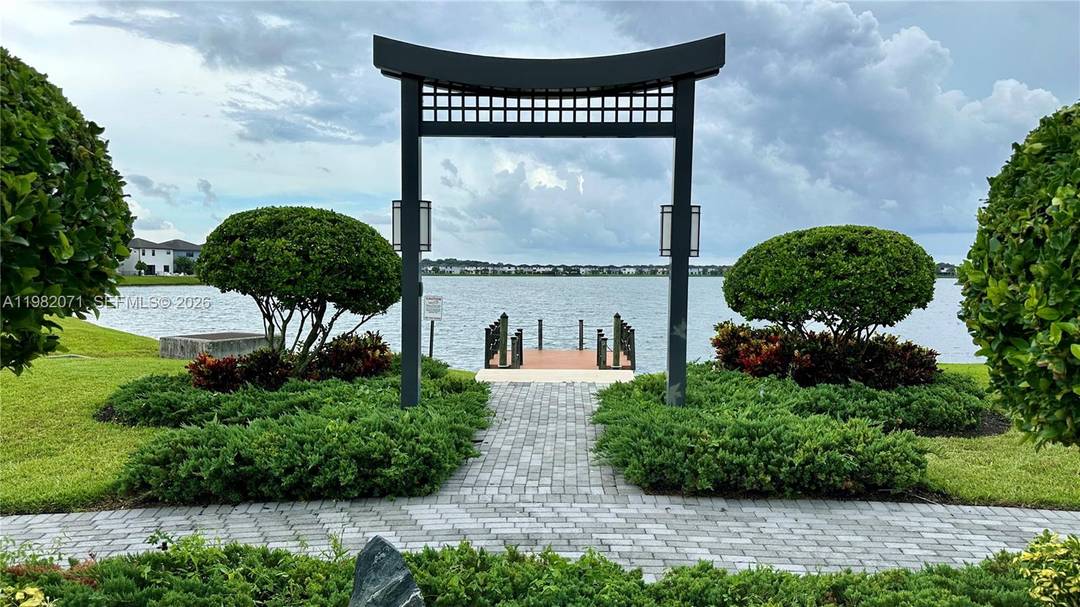 Beautifully maintained 3 bedroom, 2.