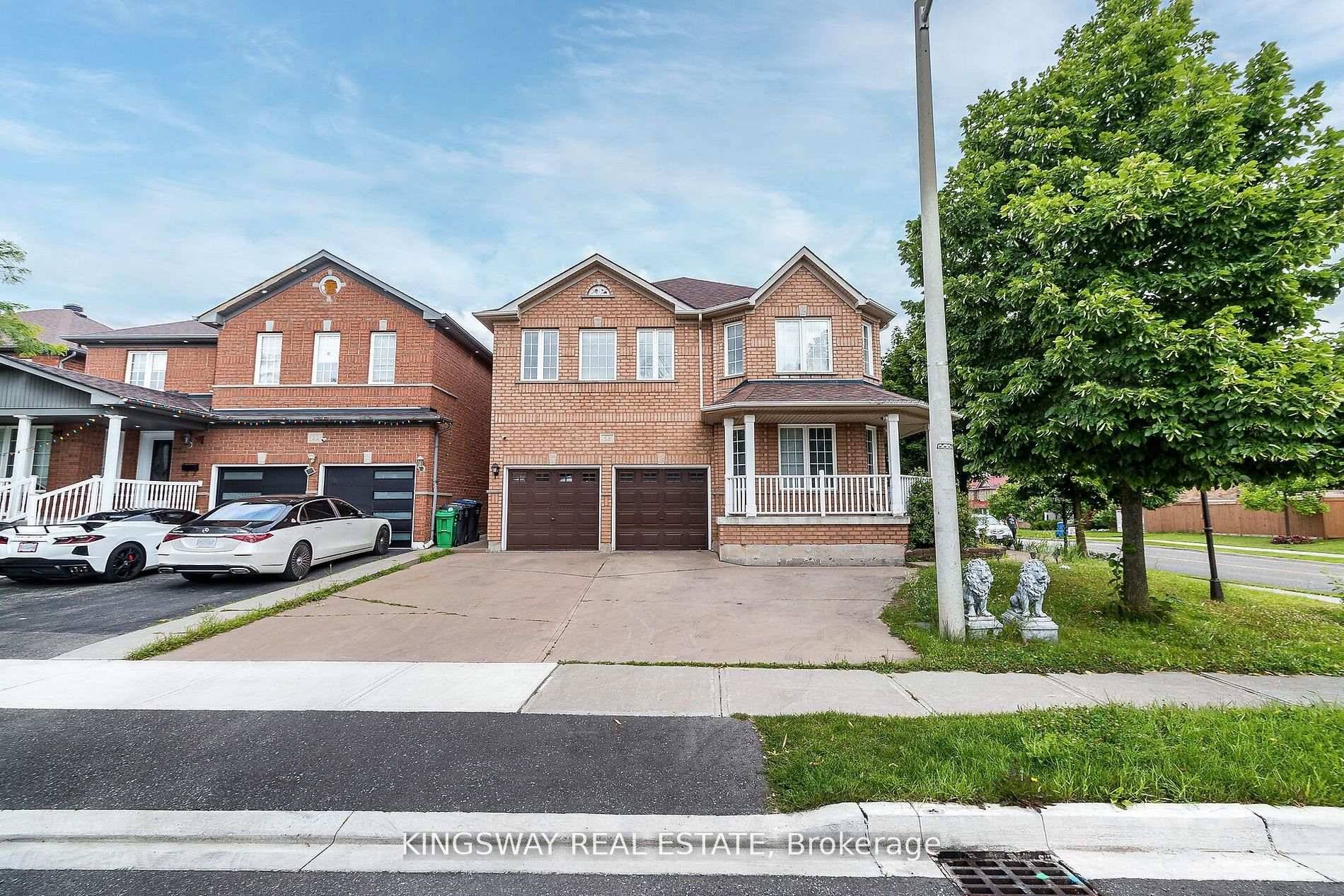 Beautiful family home with 5 bedrooms, boasting a fully finished basement with its own entrance and abundant natural light.