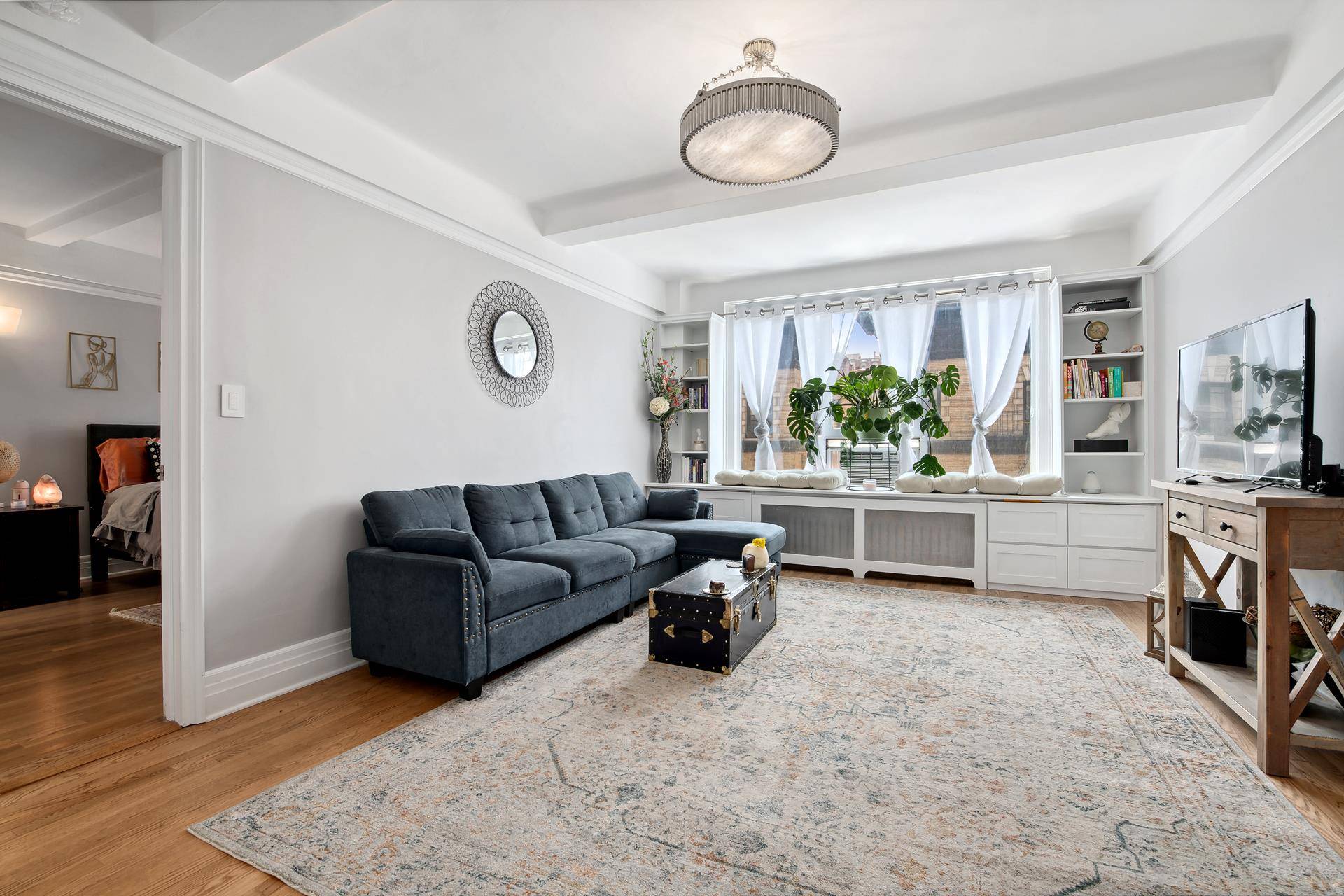 Sun filled, impeccably renovated 2 bedrooms 2 bathroom apartment with a Washer Dryer !