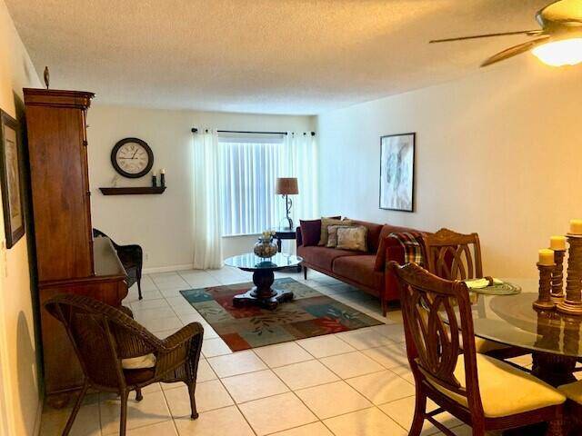 55 Community centrally located in Royal Palm Beach.