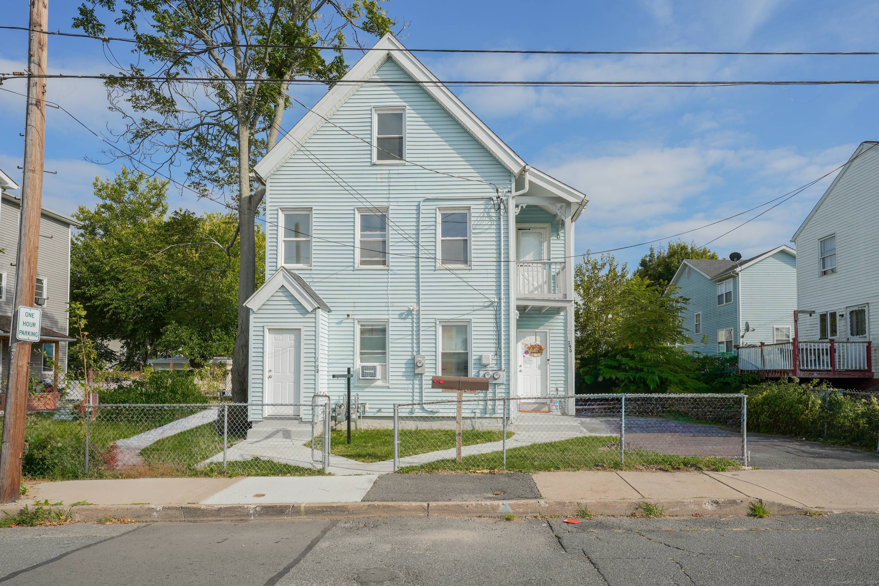 Attention Investors. Come and own this 2 Family House located in a quiet neighborhood spacious 6 Bedrooms and 3 Full Bathrooms brand new appliances in both units.