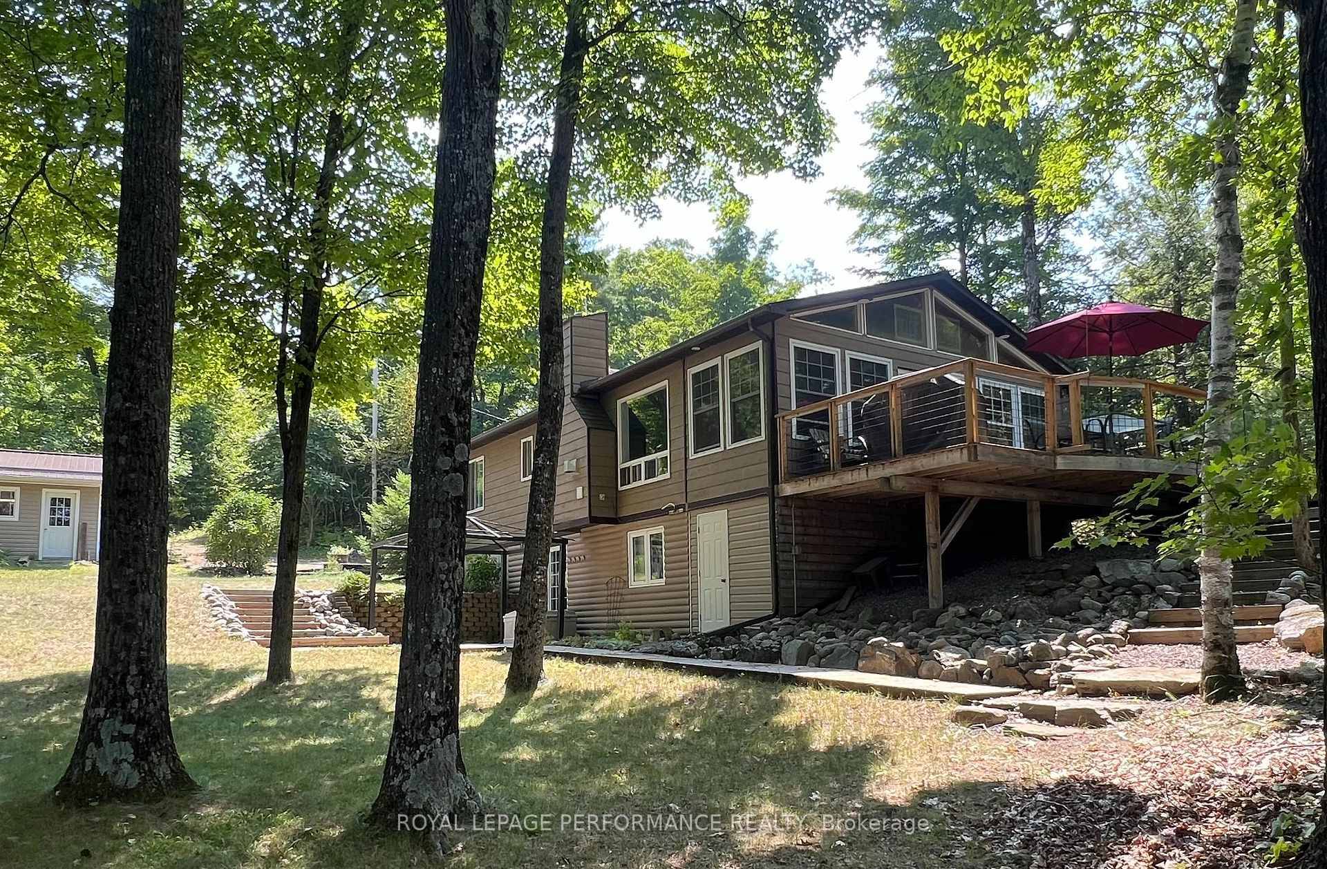 OPPORTUNITY KNOCKS. DON'T MISS YOUR CHANCE TO OWN THIS BEAUTIFULLY APPOINTED AND FULLY FURNISHED WATERFRONT HOME OR COTTAGE ON SOUGHT AFTER WHITE LAKE !