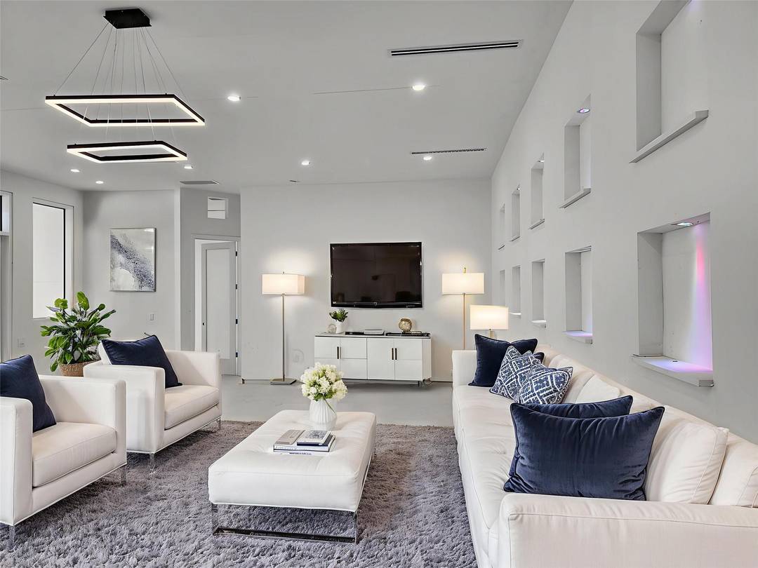 HUGE PRICE IMPROVEMENT NEARING COMPLETION !