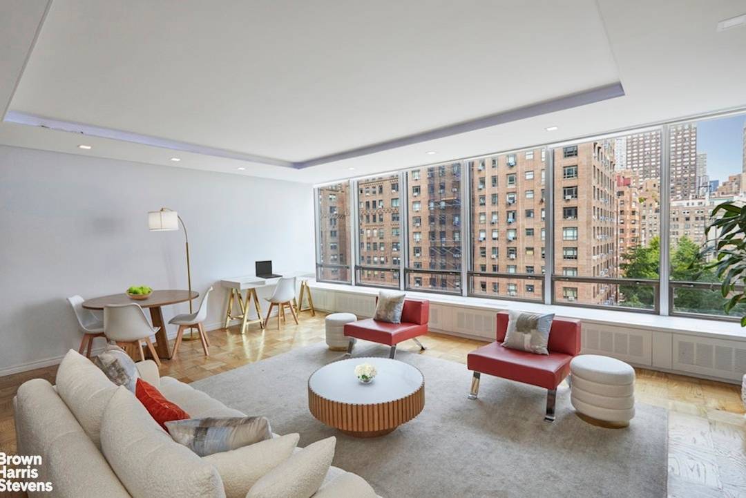 This elegant, spacious, light, recently renovated, mint, two bedroom, two bath apartment with captivating, open city and river views from oversized floor to ceilings windows is located in the coveted, ...