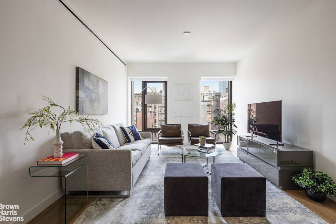 BOUTIQUE LUXURY WITH STUNNING WESTERN LIGHT AND REFINED AMENITIES.