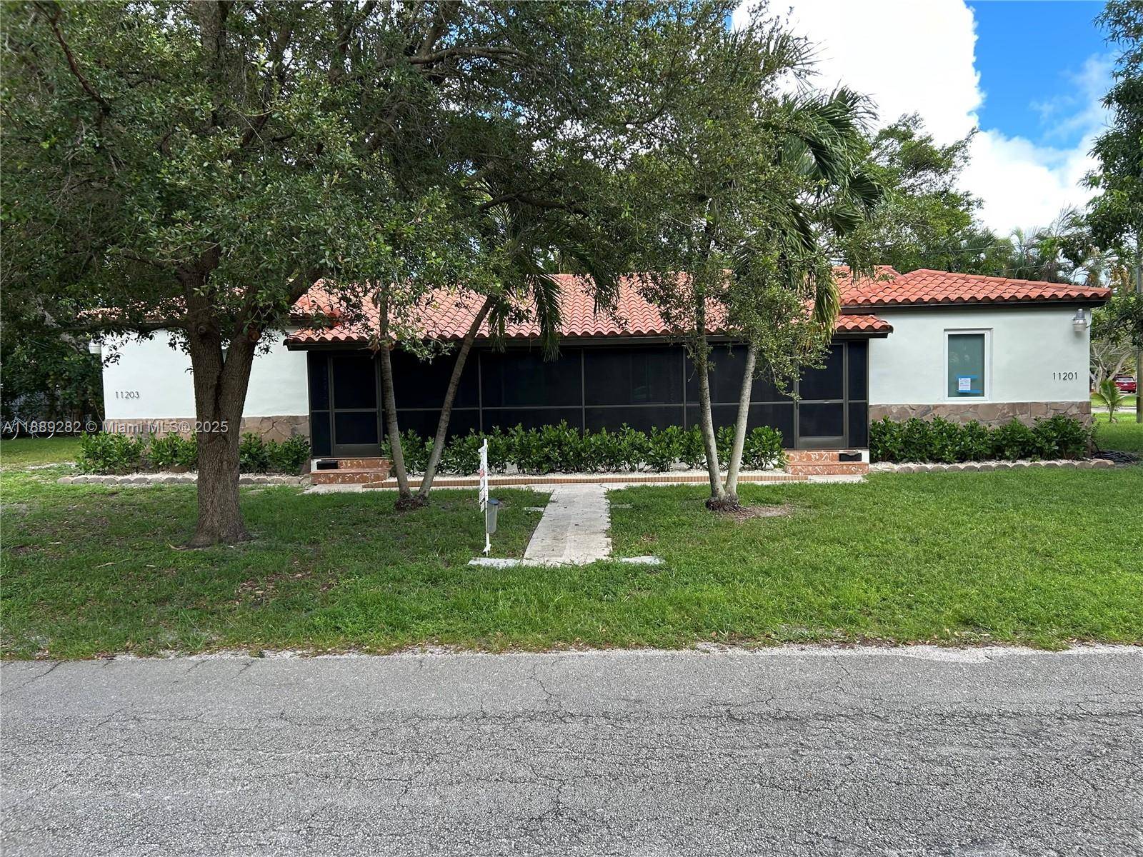 Charming Biscayne Park Duplex.