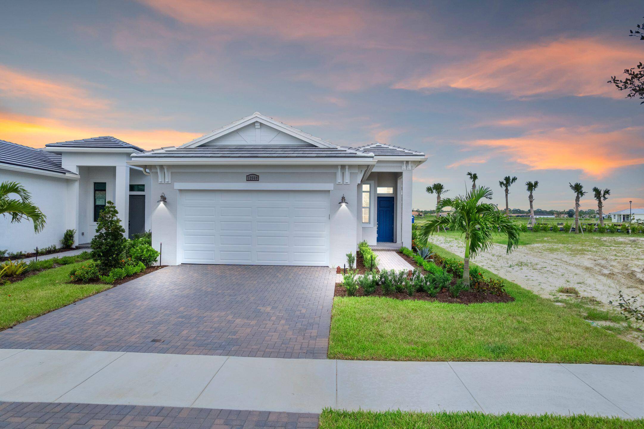 New Construction Ready to move in !