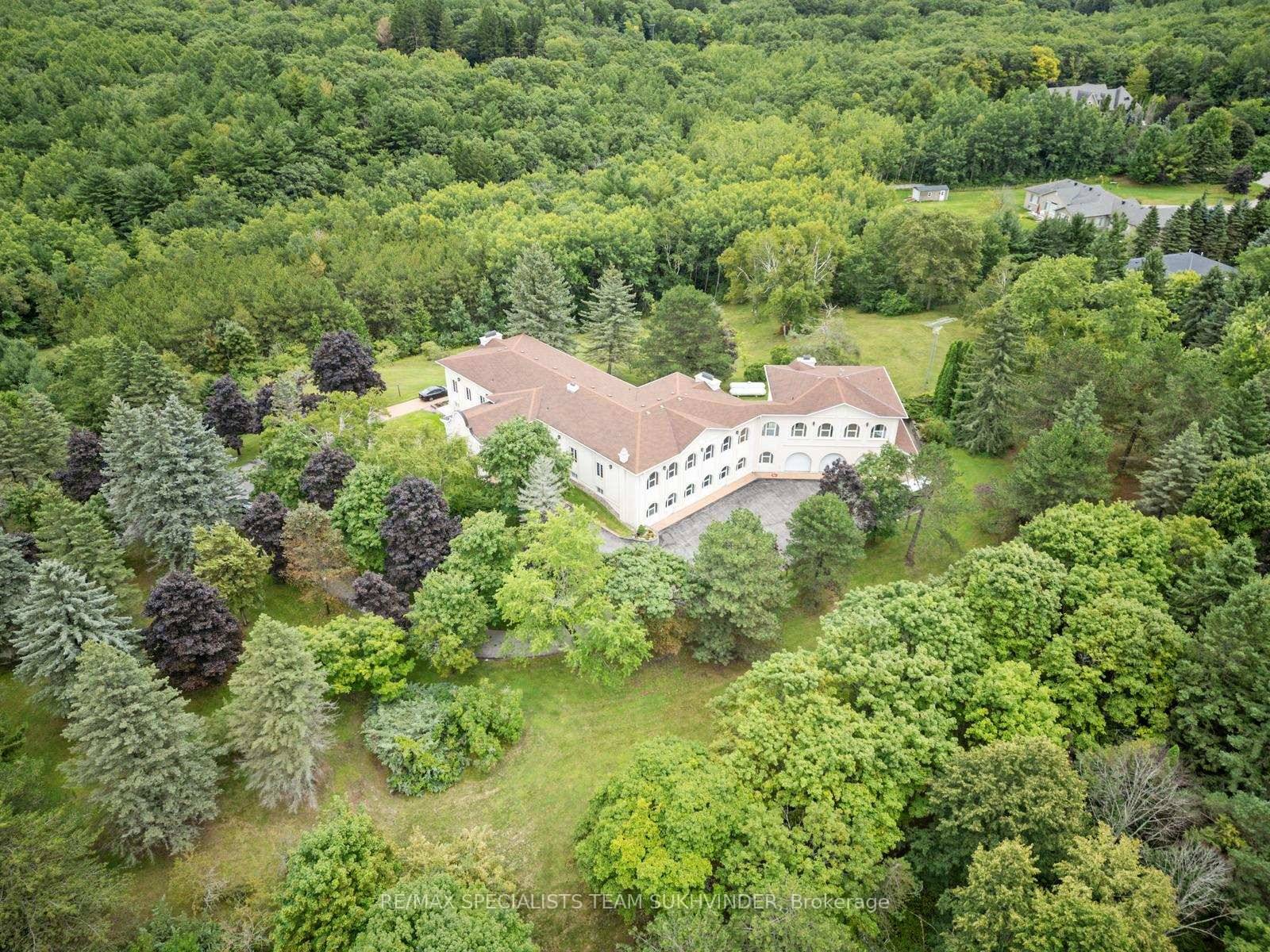 Set on over 5 acres with 11, 000 sqft of living space in one of King City's most sought after area, this estate showcases timeless artistry and impeccable attention to ...