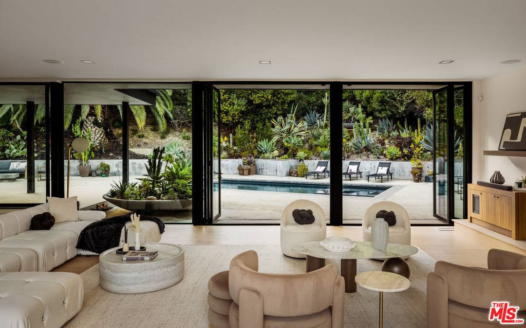 9991   Liebe Dr 6BR Beverly Hills Post Office | B.H.P.O. La