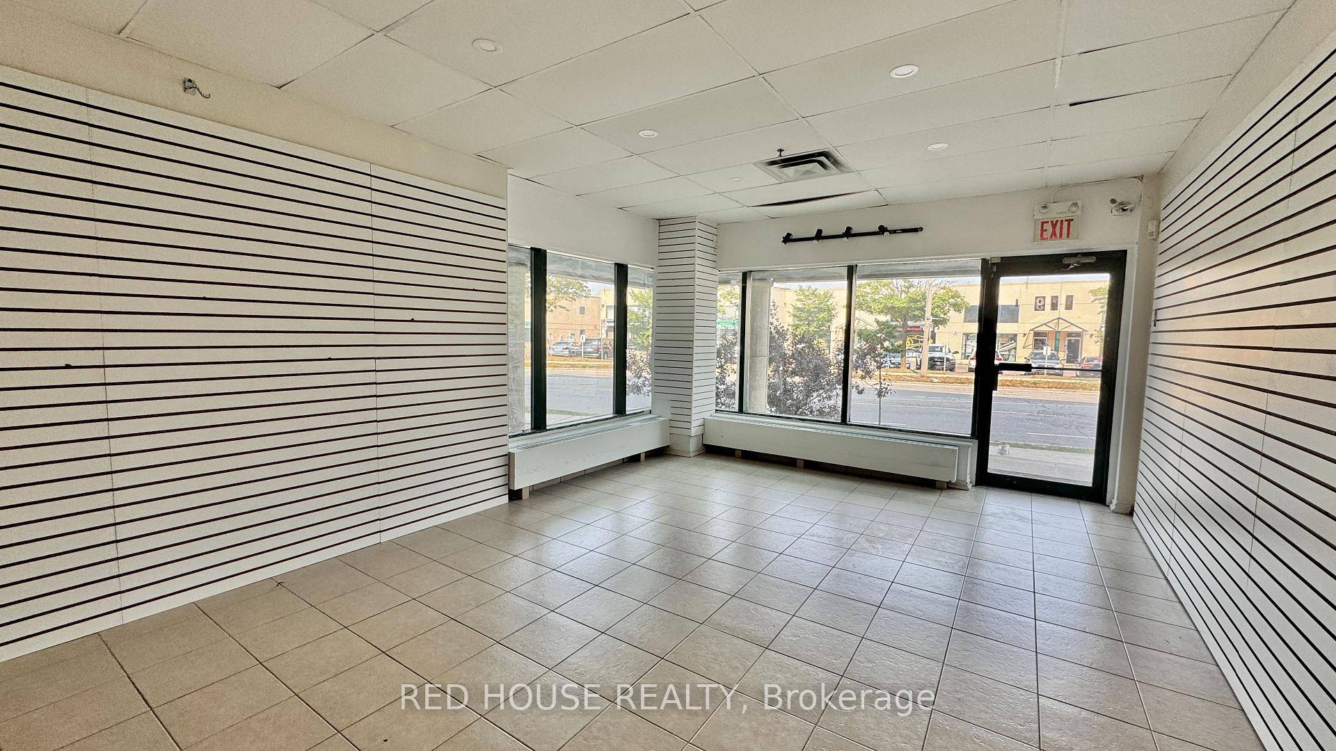 Fantastic Location and Visibility in a Busy Retail Plaza.