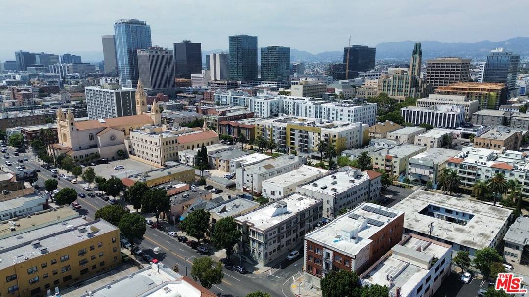 2809 W 8th St Hancock Park La