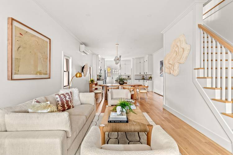 3 Bedrooms 2. 5 Bathrooms Multiple Private Outdoor Spaces Renovated Single Family Townhouse Discover 4 Reeve Place, a meticulously renovated single family townhouse in the heart of Windsor Terrace, Brooklyn ...