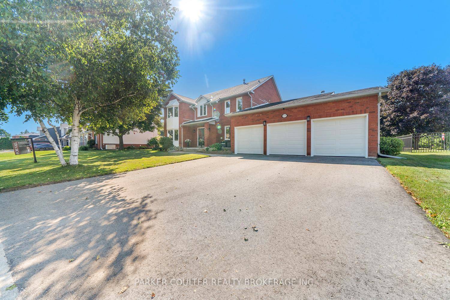 Presenting 2725 Shering Crescent in the desirable community of Stroud.