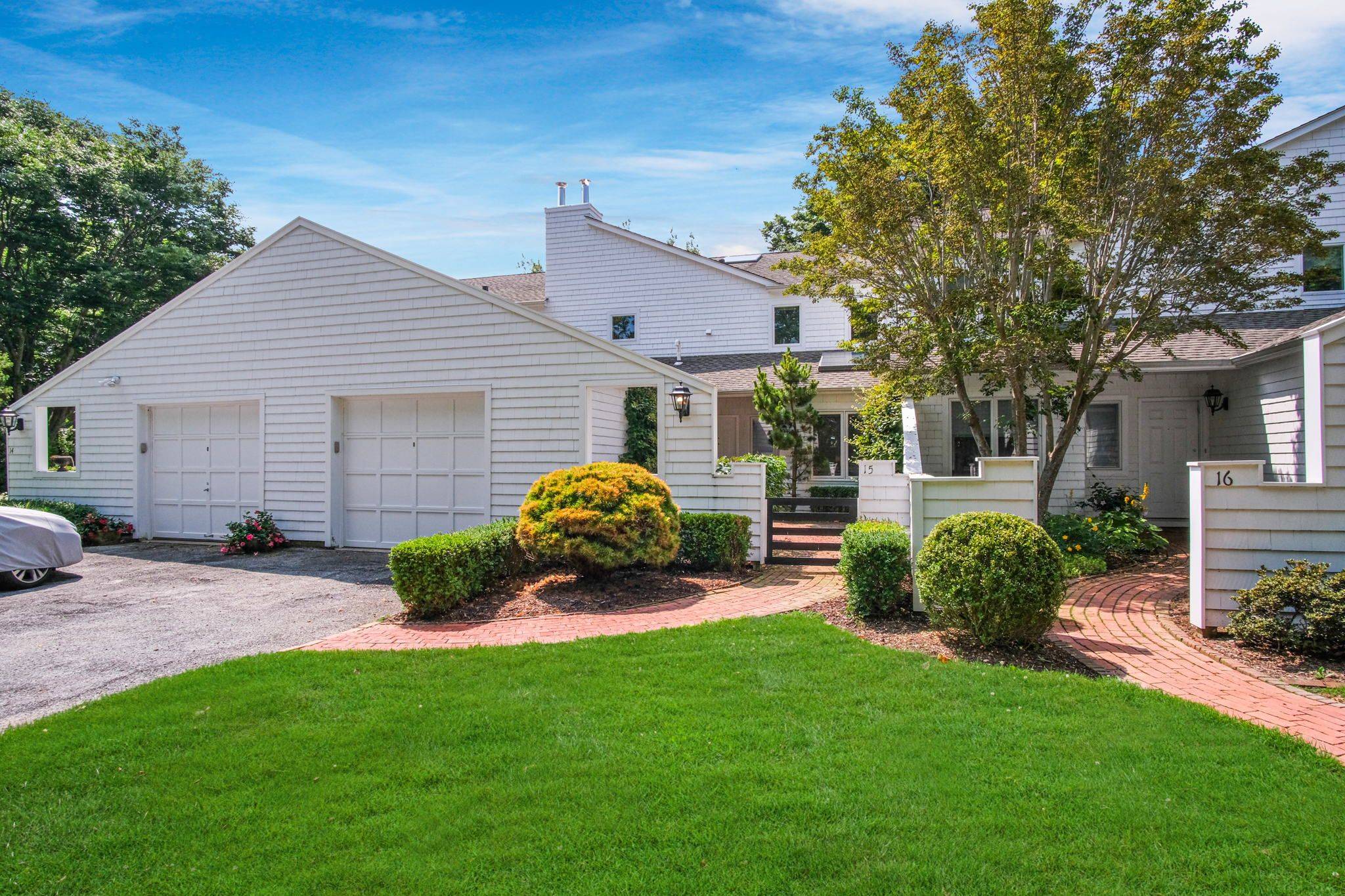 Renovated 3 Bedroom Southampton Village Condo