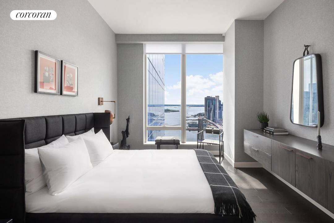 ONE MANHATTAN SQUARE OFFERS ONE OF THE LAST 20 YEAR TAX ABATEMENTS AVAILABLE IN NEW YORK CITY Residence 61L is a 709 square foot one bedroom, one bathroom with an ...