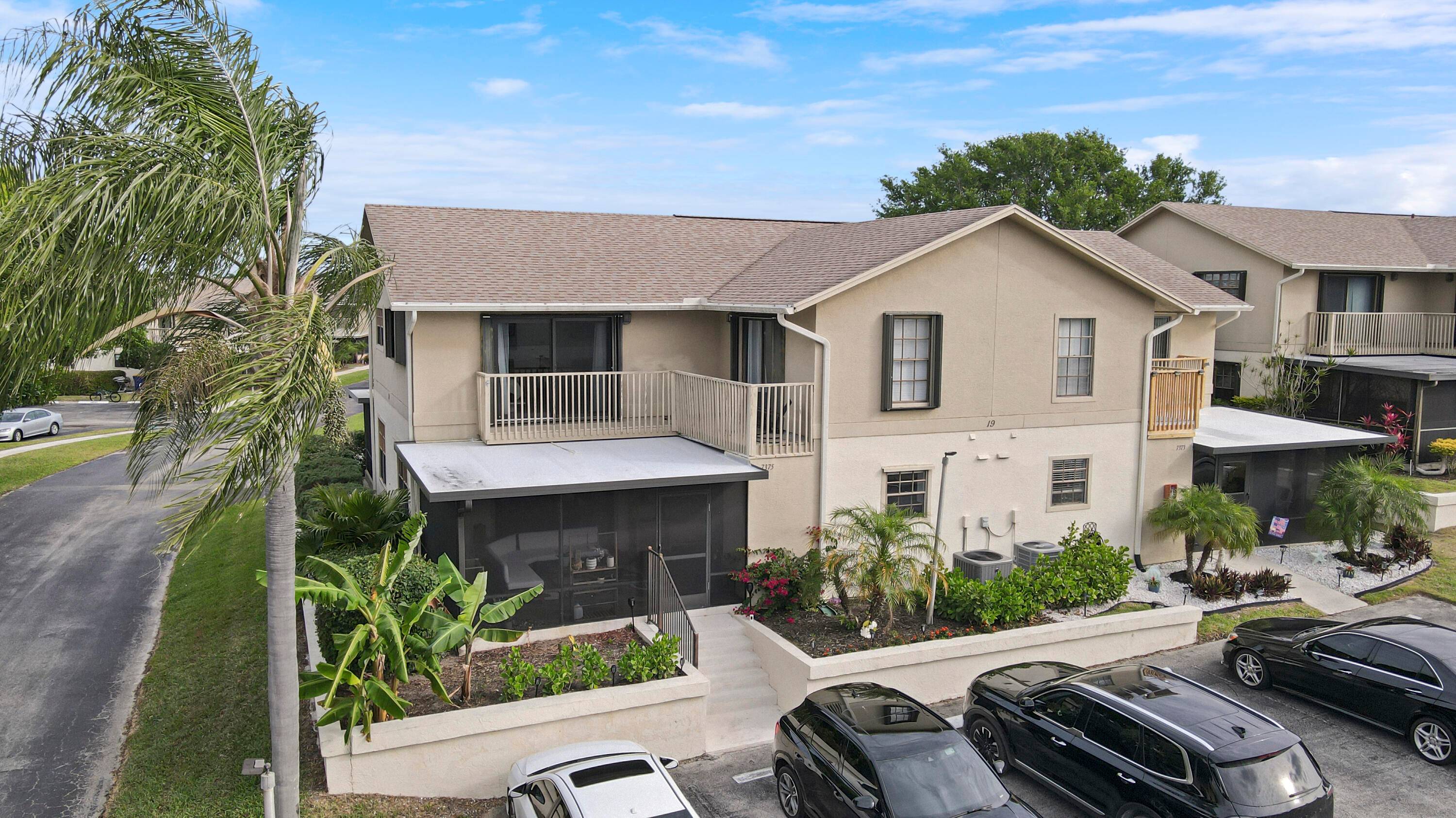Price Reduction ! This beautiful 2 2 townhouse has it all.