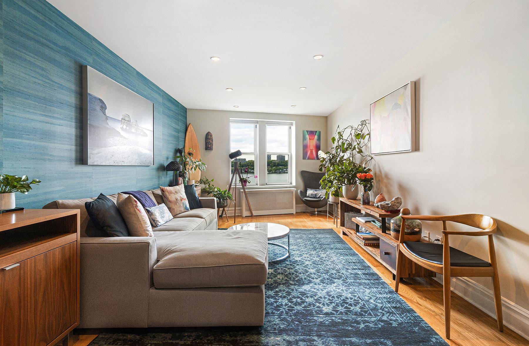 Truly amazing condo on Riverside Drive !